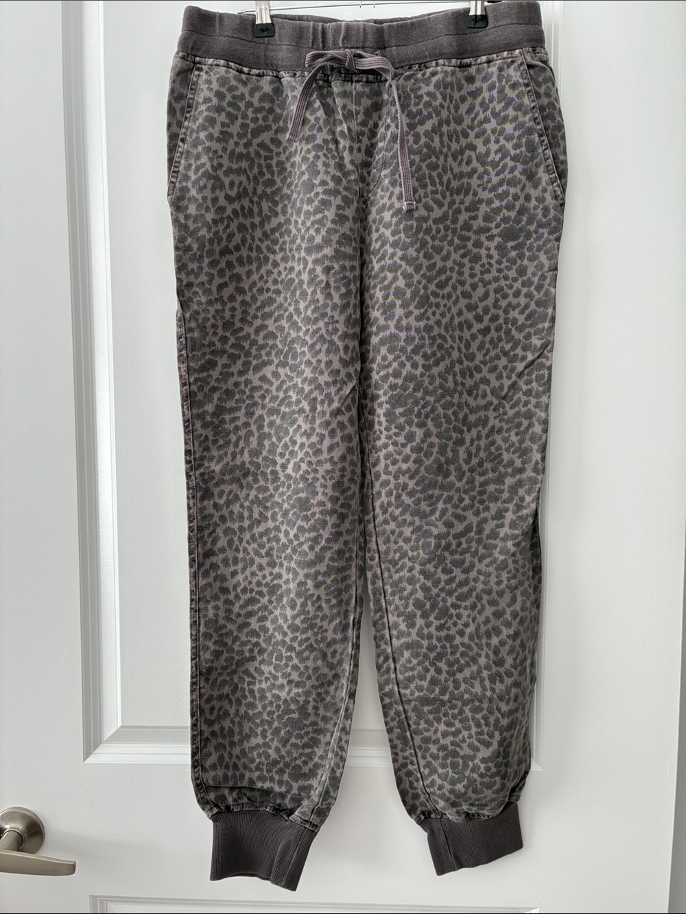 NWOT Monrow Size M Leopard Print Vintage Linen Blend Jogger Pants
